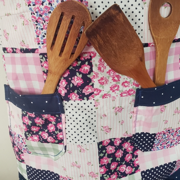 Quilted Print Pink and Blue Handmade Kitchen Apron - Picture 3 of 8